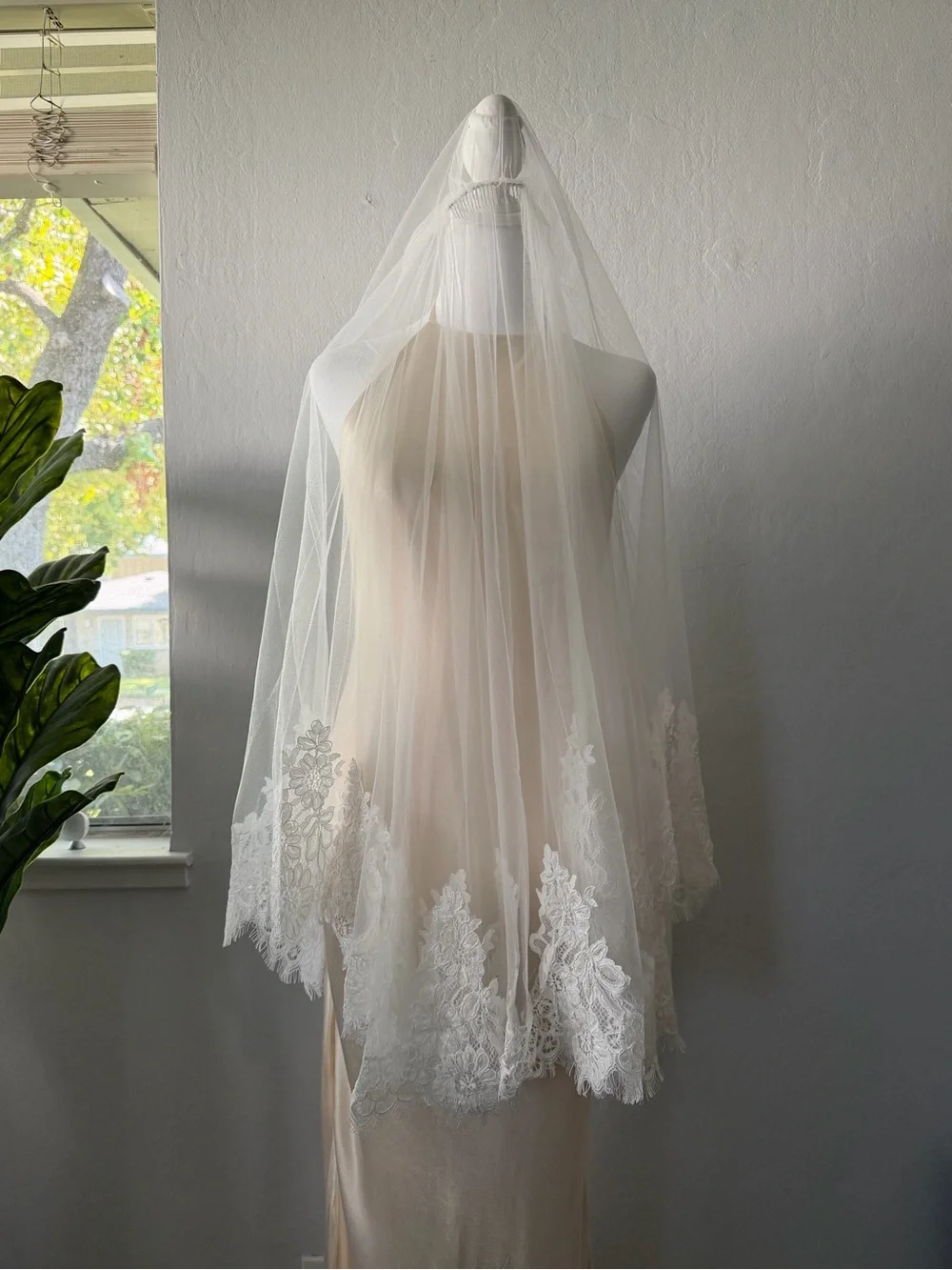 Two-Tier Floral Lace Wedding Veil with Comb